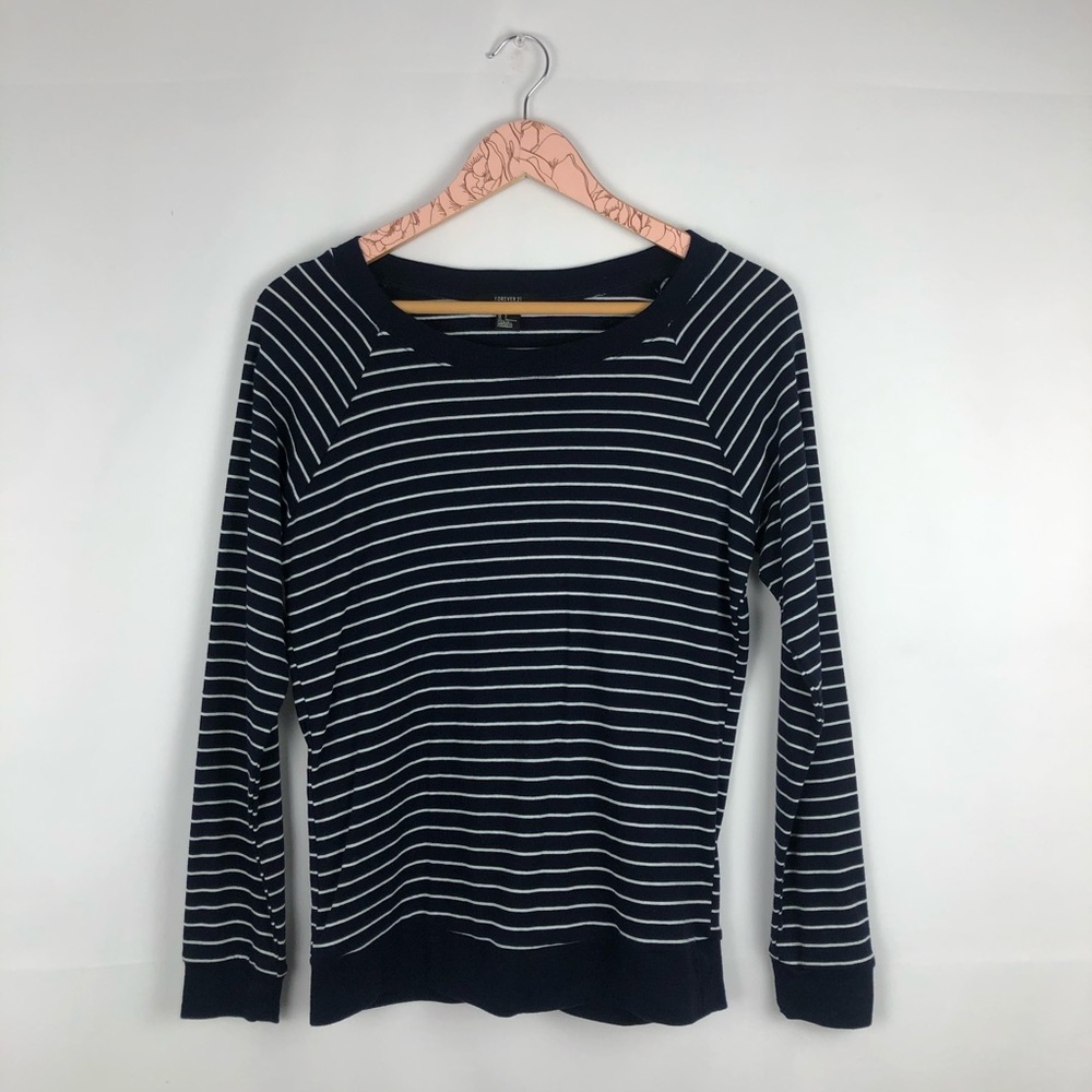 Women's Forever 21 Navy Blue & White Striped Crew Neck Sweater Size Small